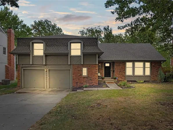 9839 Farley Ln, Overland Park, KS 66212
