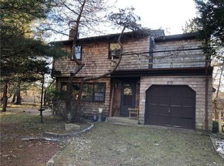 49 Shrubland Rd, Southampton, NY 11968