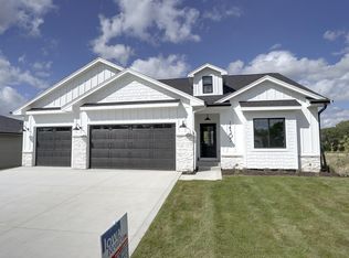 14505 Sutton Dr, Urbandale, IA 50323