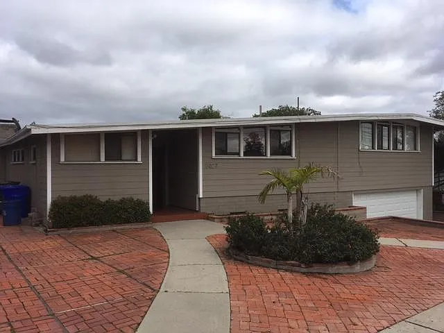 5027 Campanile Dr