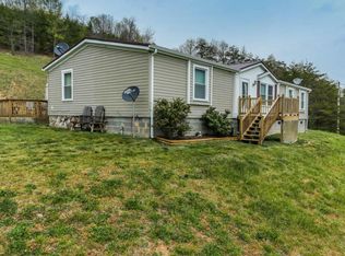 7701 Bradshaw Rd, Salem, VA 24153