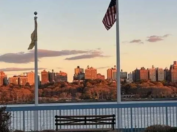 Penn Ct Penthouse 6, Edgewater, NJ 07020
