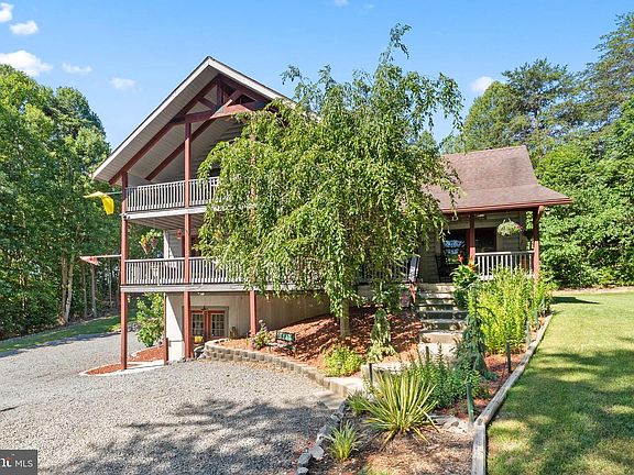 5th image of 16020 Carrington Ct