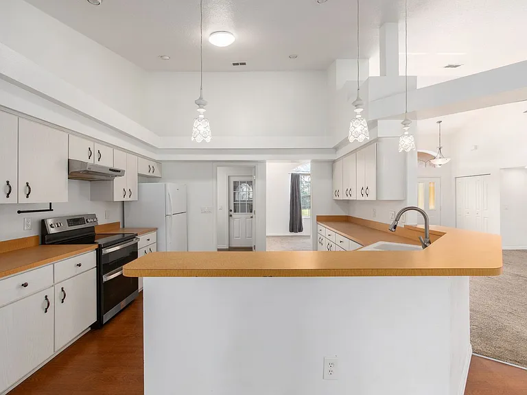 7860 SW 204th Ave — Photo 10