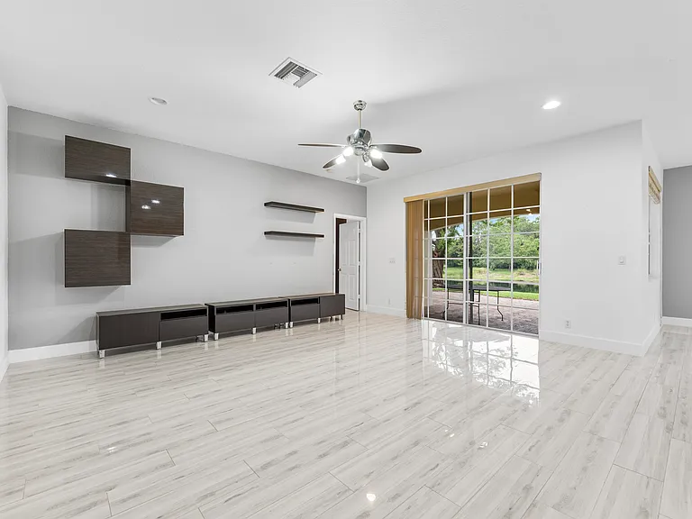 6752 Osage Cir — Photo 21