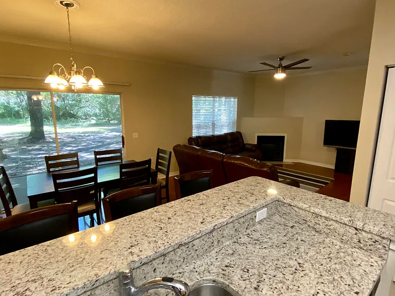 10000 SW 52nd Ave #76 — Photo 6