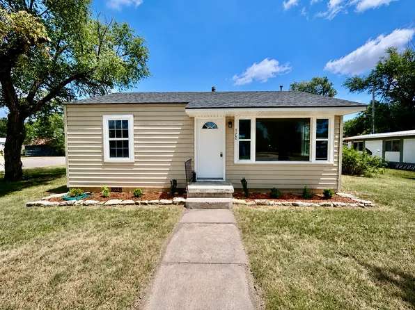 122 N Dodge Ave, Bucklin, KS 67834