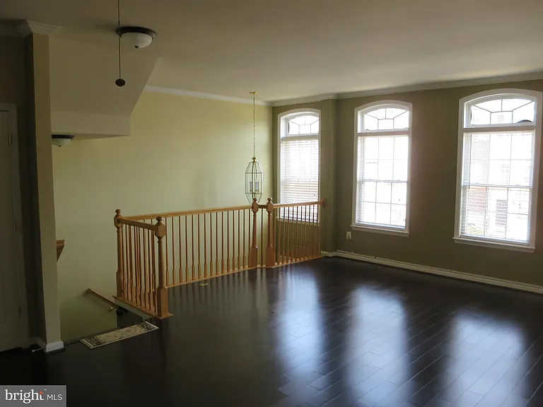 1503 Shields Ter NE — Photo 5