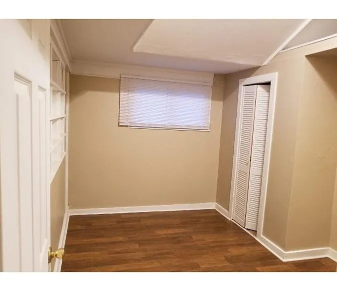 3925 Pine Ave — Photo 2