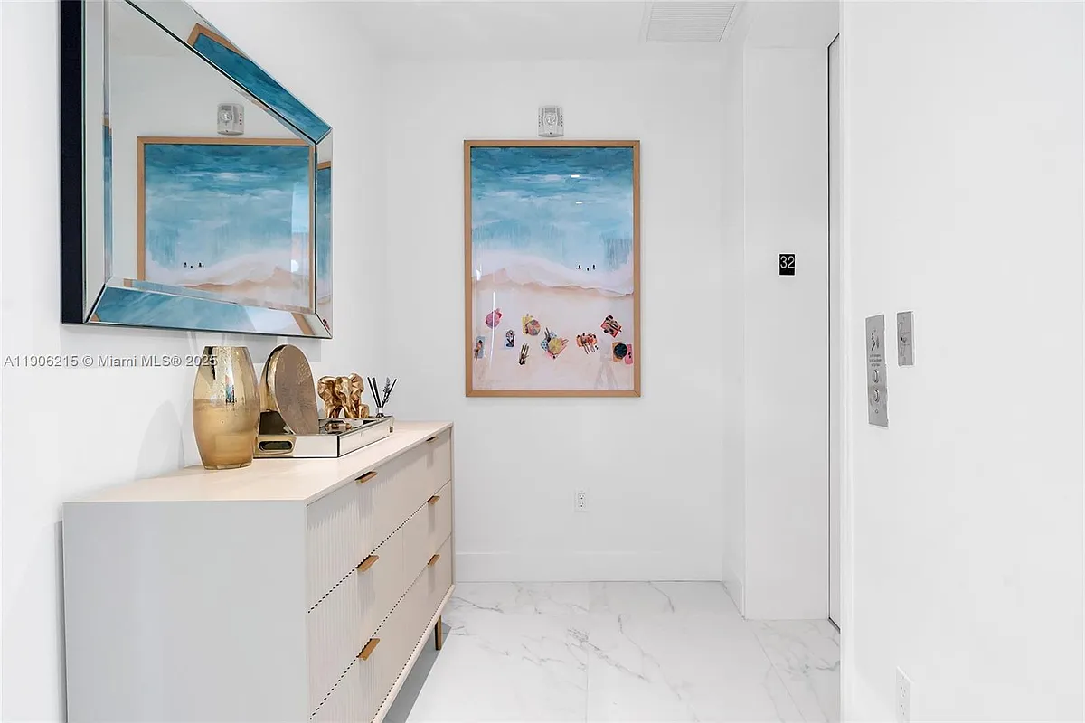 Building Photo - 16901 Collins Ave #3203