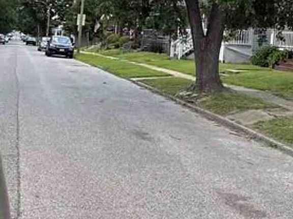 Exterior Neighborhood (street photo)