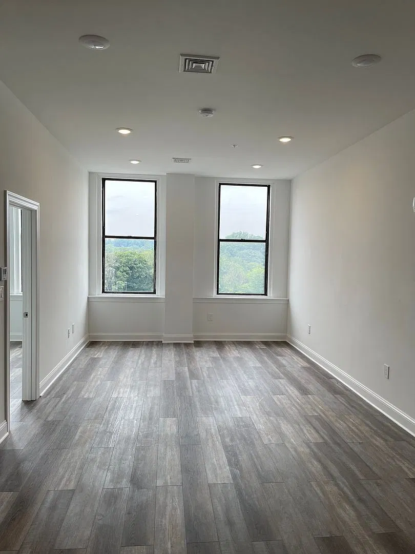 6800 Market Residential — Photo 3