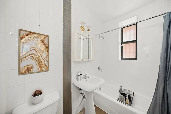 Rented by Vector New York, LLC | media 17