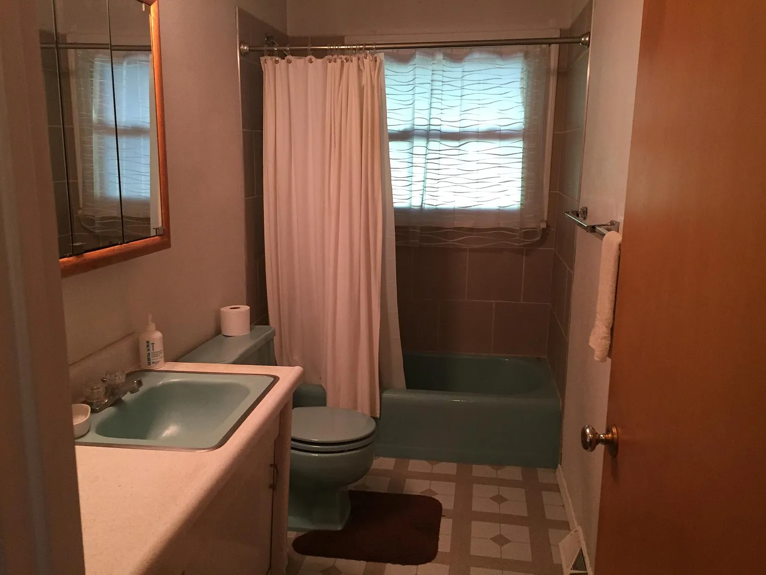 630 Notre Dame Avenue — Photo 2
