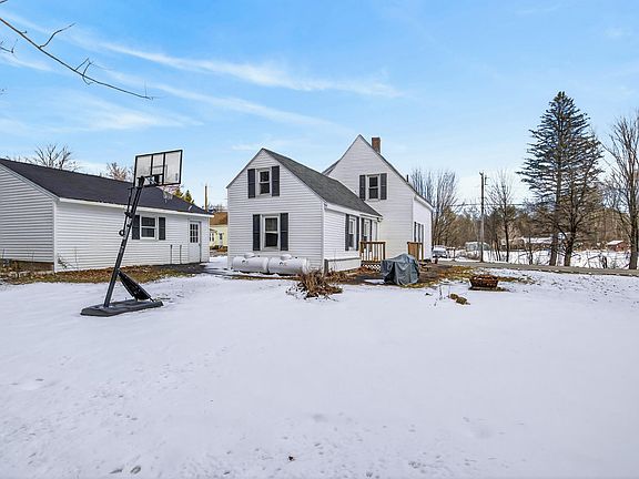 5th image of 442 River Road