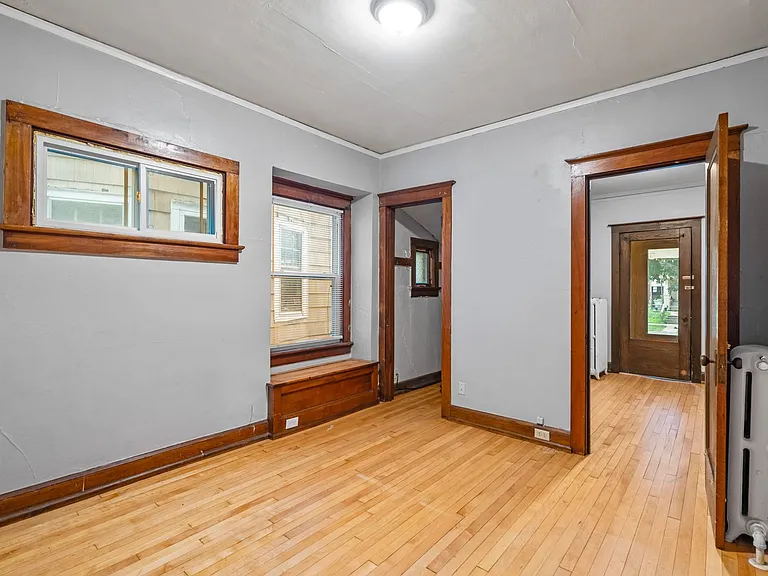 3007 N Maryland Ave — Photo 14