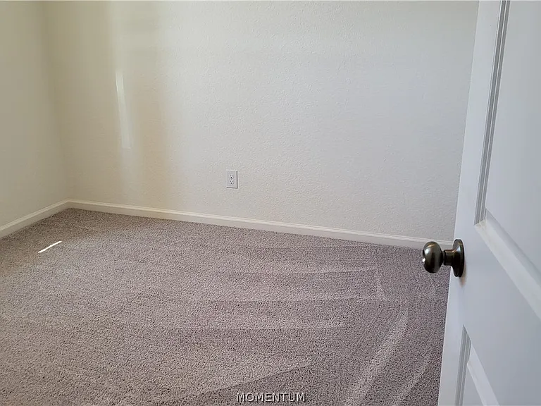 1141 Aspen Dr — Photo 7