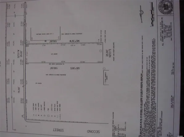 47 13th St, Locust Valley, NY 11560