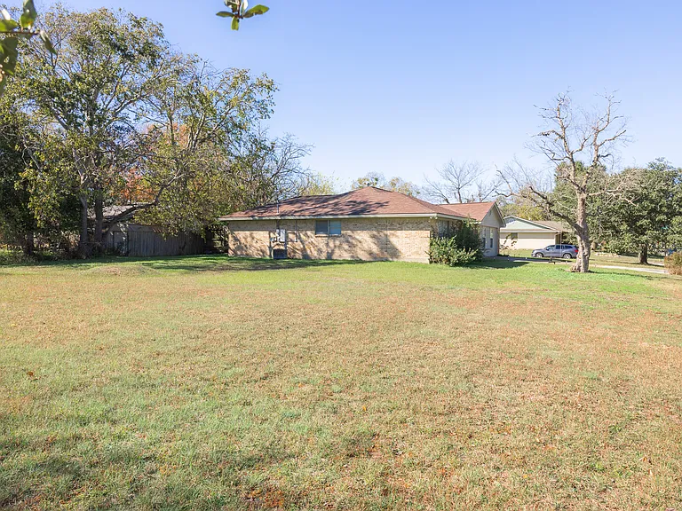 1600 Lawyer St — Photo 36