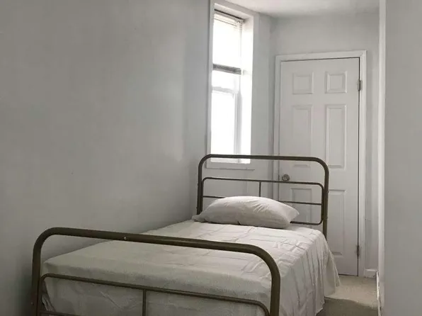 811 Montgomery Street image 4 of 6