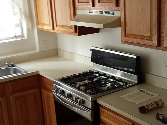 5th image of 10504 Montrose Ave #10504
