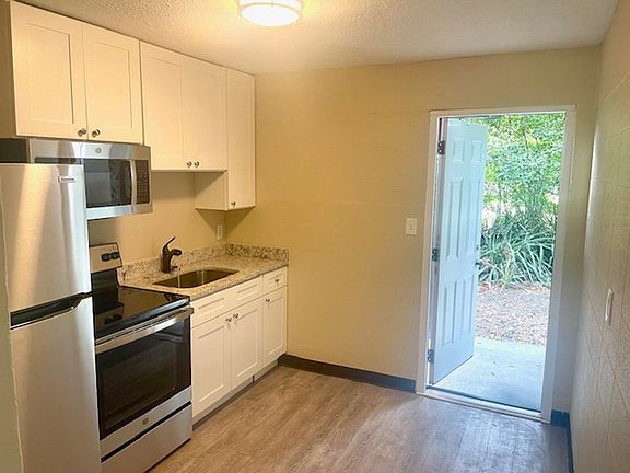 4th image of 909 W Livingston St APT 1