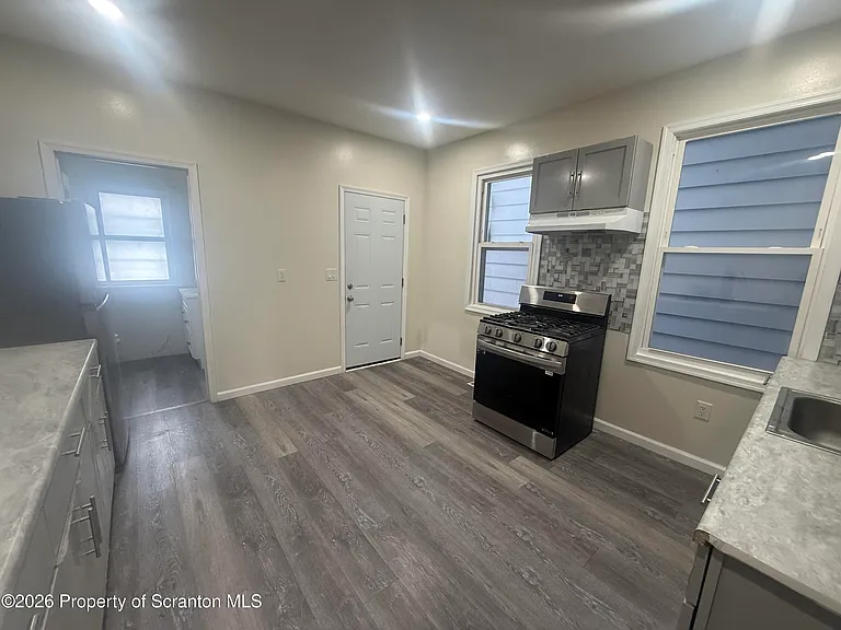 216 Horton St — Photo 3