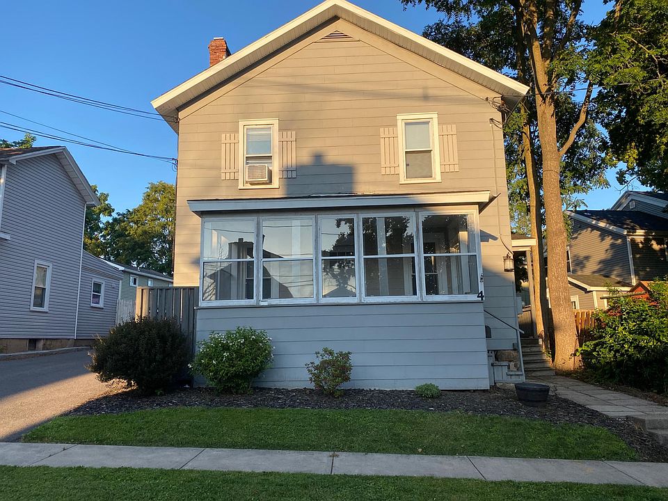 Front porch and driveway access