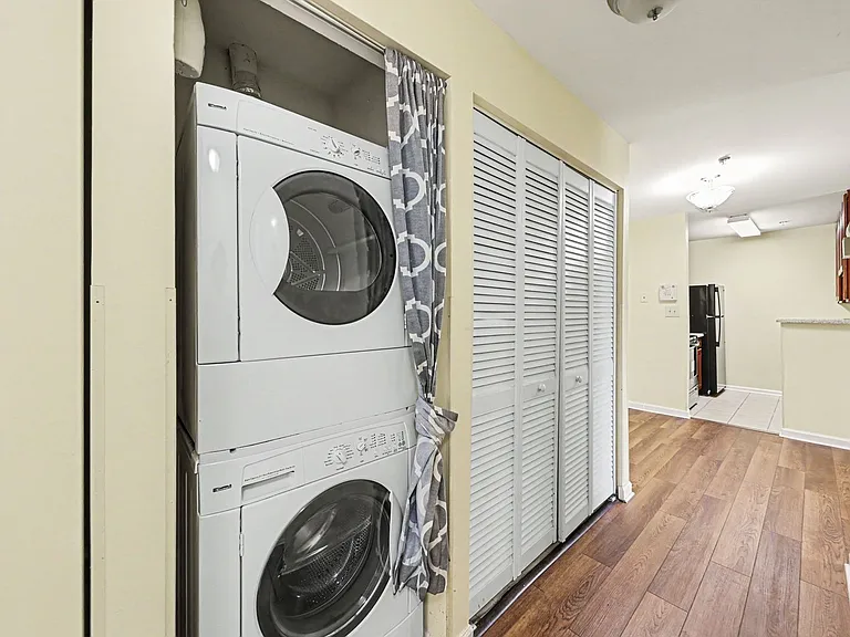 33 Fern Oak Cir #103 — Photo 10