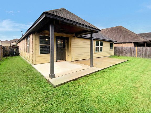 2nd image of 904 Alyssas Dr