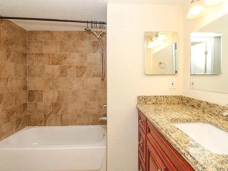 1260 Wildwood Lakes Blvd #104 — Photo 31