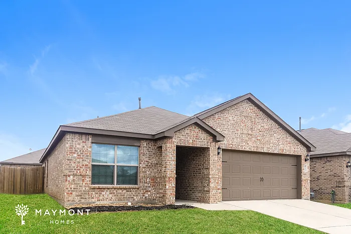 833 Mallorie Ln — Photo 3