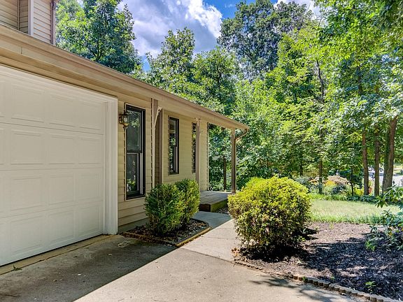 4th image of 1863 Woodmere Ct