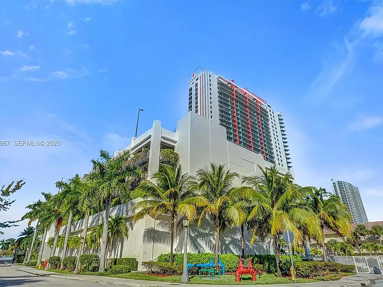 2600 E Hallandale Beach Blvd #T1902 — Photo 91