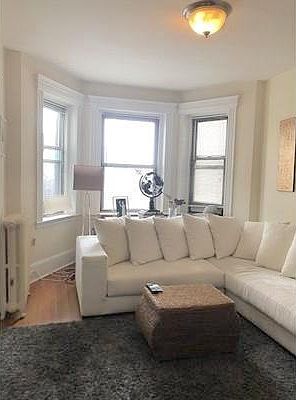 2nd image of 27 Peterborough St #15TT