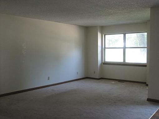 4th image of 100 Vermont Ave