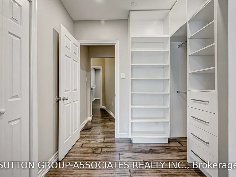 739 Manning Ave — Photo 22