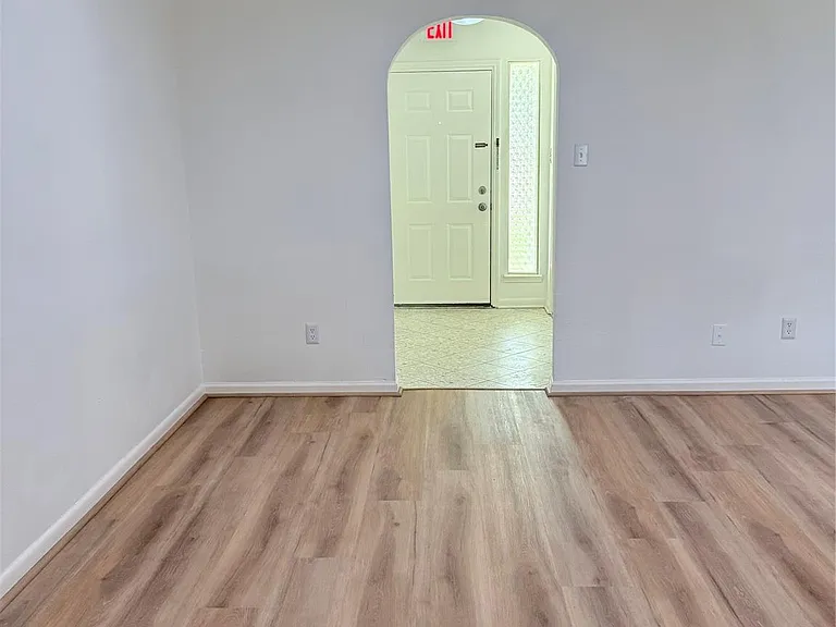 12214 Corona Ln — Photo 14