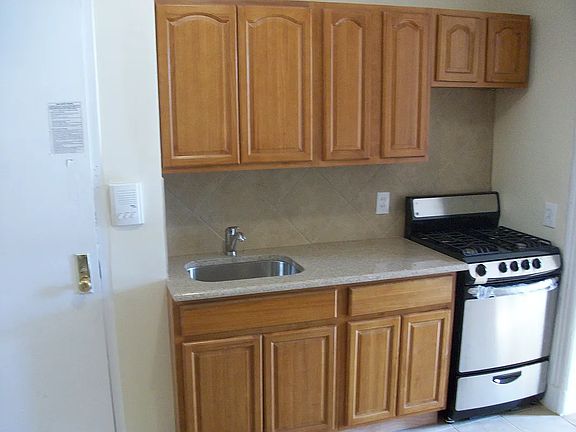 4th image of 23 Jones St APT 10