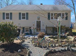 19 Fern Way, Tiverton, RI 02878