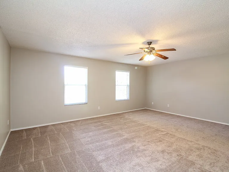 8737 Hunters Point Way — Photo 8