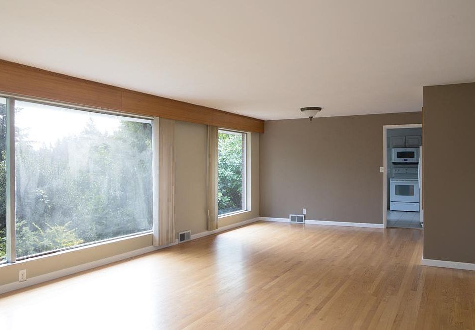 1st image of 13621 4th Ave NE #A