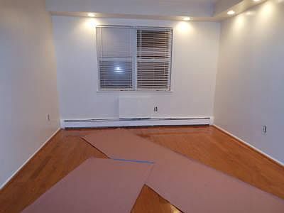 4th image of 21 Woodbine St