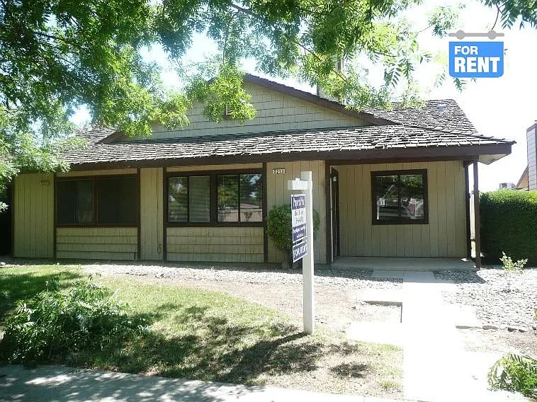 2213 N 10th Ave photo 1