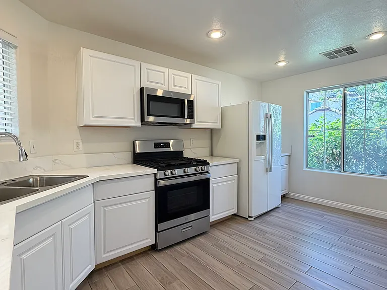 5079 Dodge Ridge Ave — Photo 3