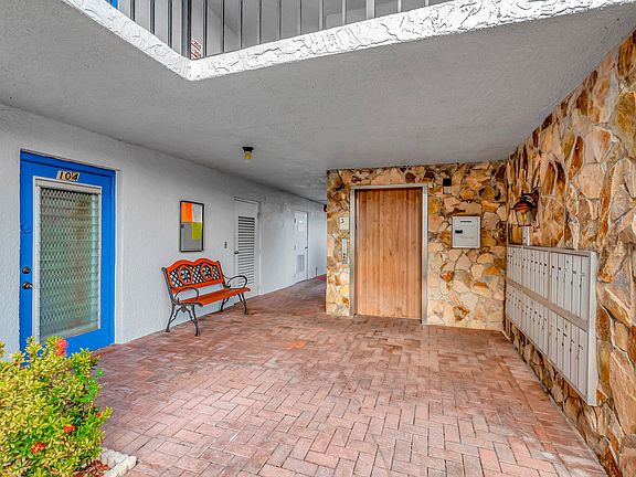 4th image of 14773 Cumberland Drive #407