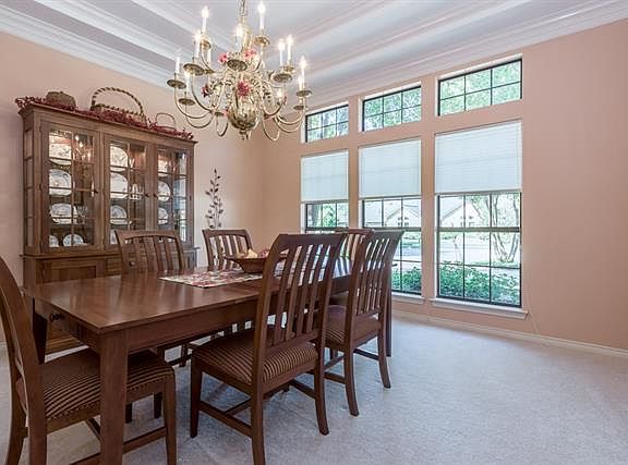 3rd image of 900 Villawood Cir