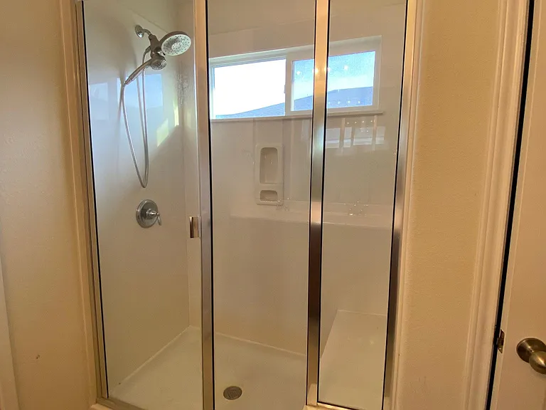 18517 Bandelier Dr — Photo 16