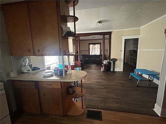 5th image of 2168 Main St
