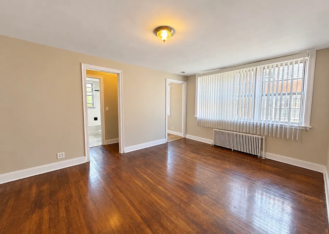 1 bed, $899 — Photo 1